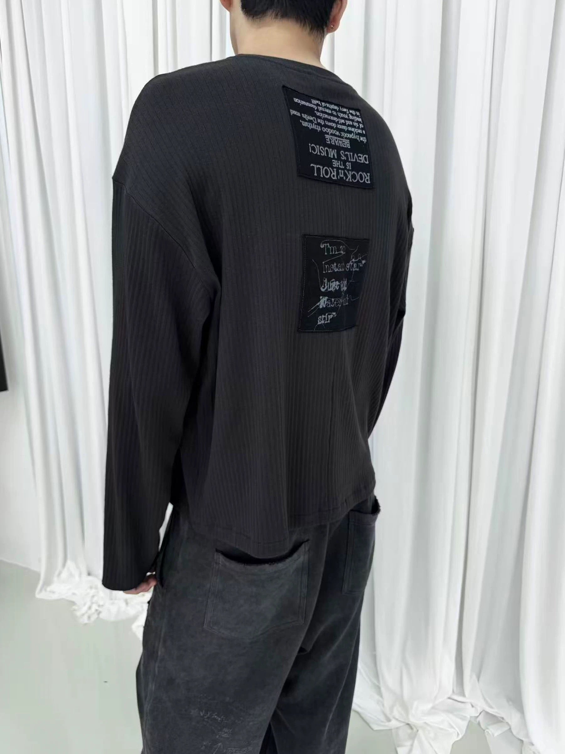 EROLE textured portrait patch long sleeve