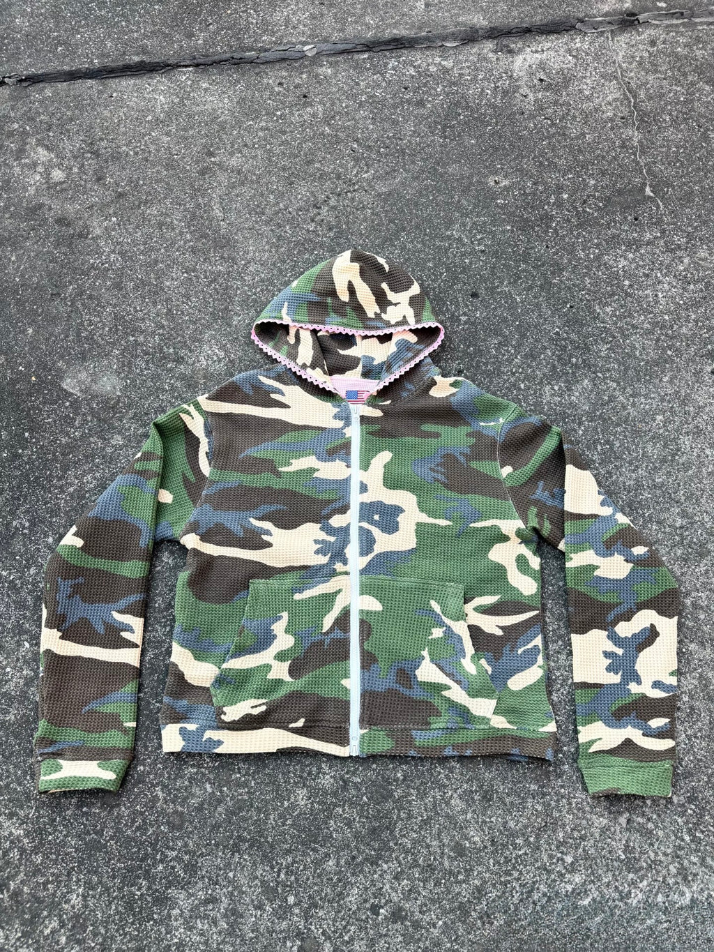 arrow up camo zip hoddie