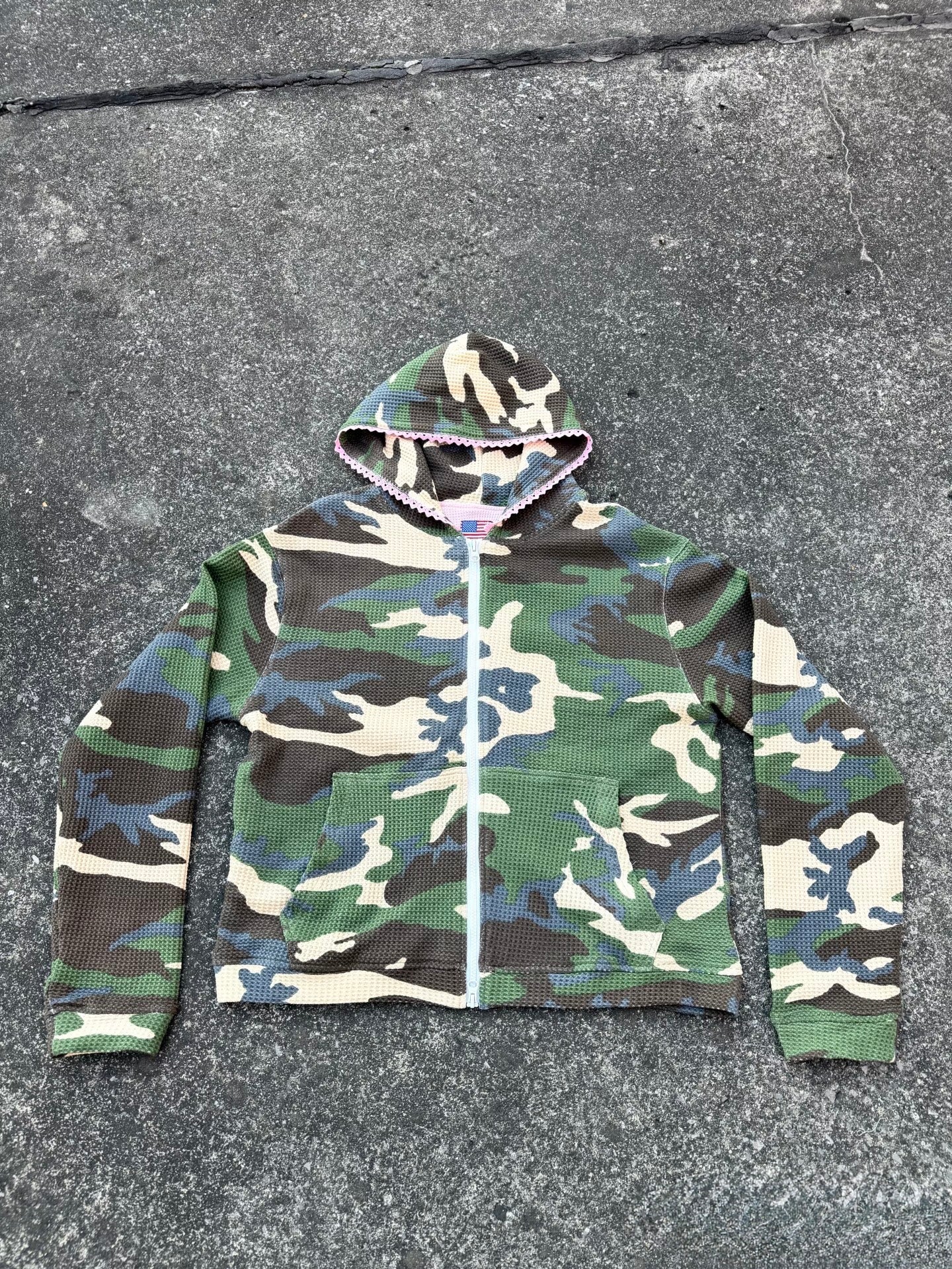 arrow up camo zip hoddie