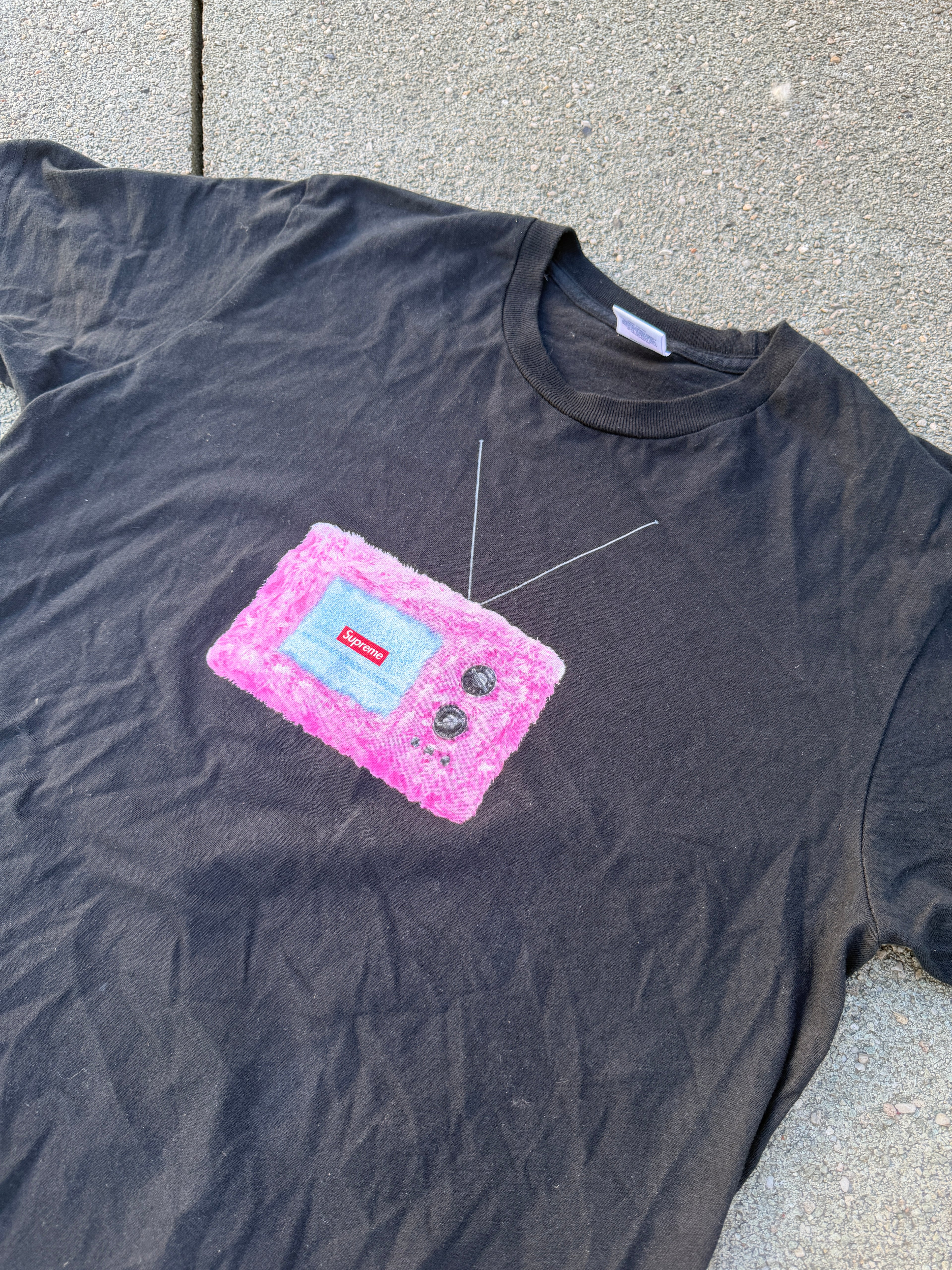 Supreme – TV Tee (Black)